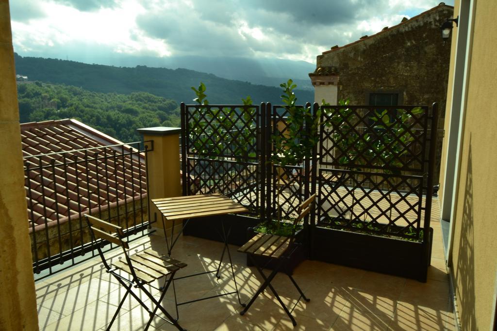 קסטיליונה די סיציליה Cento Tari' Guest House מראה חיצוני תמונה