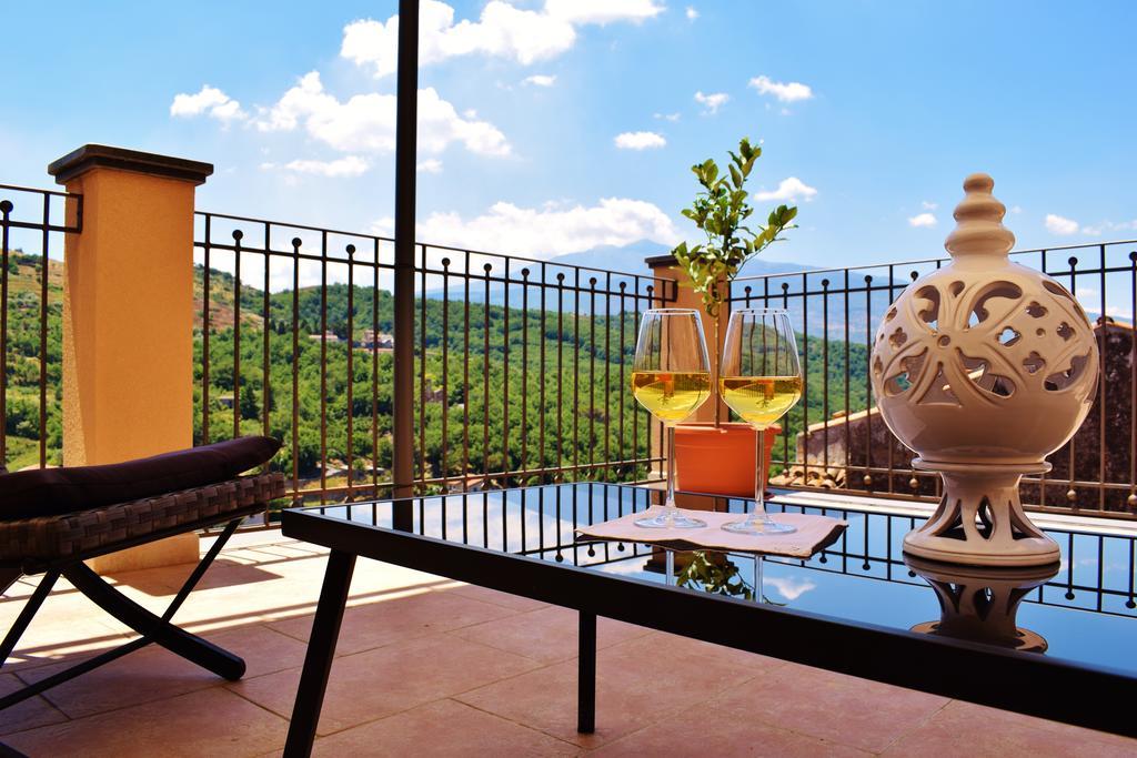 קסטיליונה די סיציליה Cento Tari' Guest House מראה חיצוני תמונה